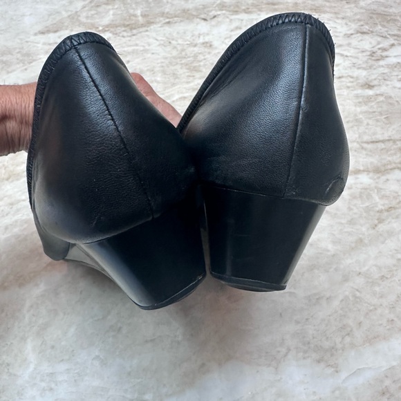 Cole Haan Nike Air sole wedge shoes. Size 8. - Picture 4 of 10